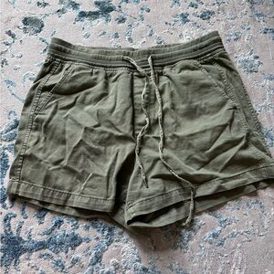 Gap green shorts